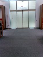 Bodenbelag in einem Amtsgebäude Theumaer Fruchtschiefer als Bahnenbelag Oberfläche spaltrauh